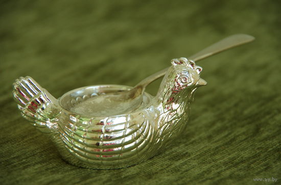 Подставка  под яйцо  ( Пашотница ) с ложкой  с серебрением   ( Англия )