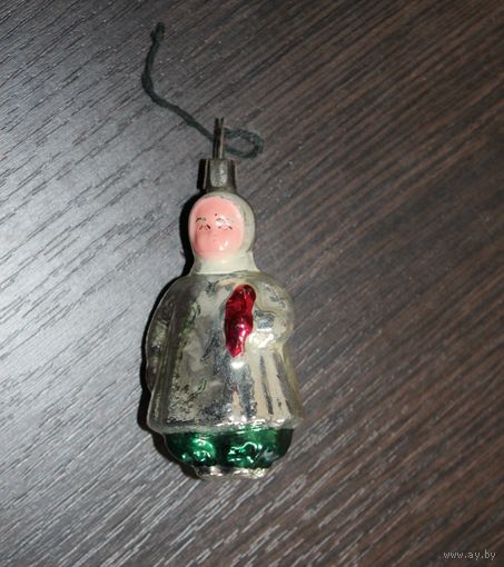Новогодняя елочная игрушка, из СССР "Девочка", тонкое стекло.