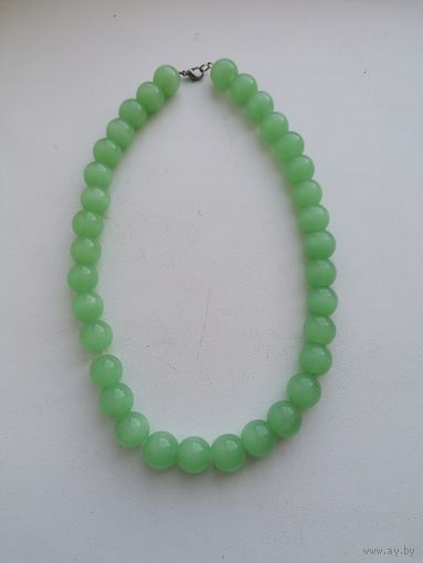Бусы из камня - яблочного хризопраза