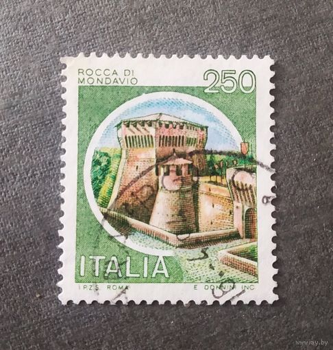 Марка Италия 1980 год Замок