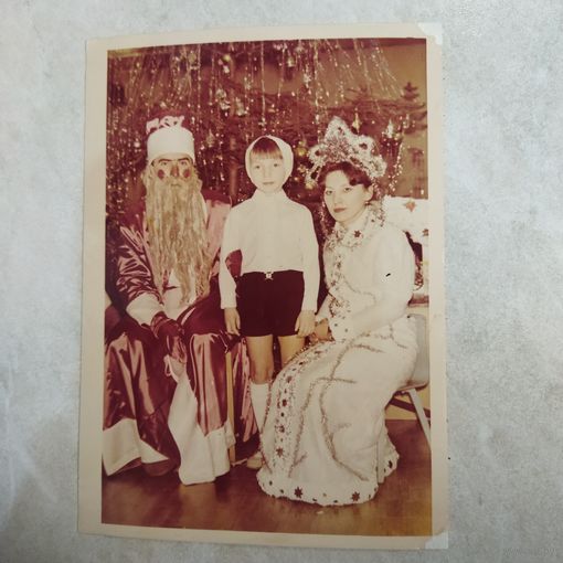 Фотография. История СССР в лицах. Новый год. Детский сад "Чебурашка". 1983 год.