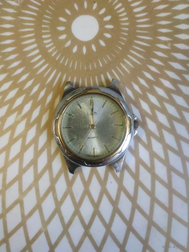 Часы наручные ЛУЧ.ТИКАЮТ. Состояние на скане. В коллекцию,ремонт,на запчасти.