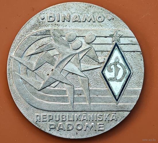 Динамо настольная медаль