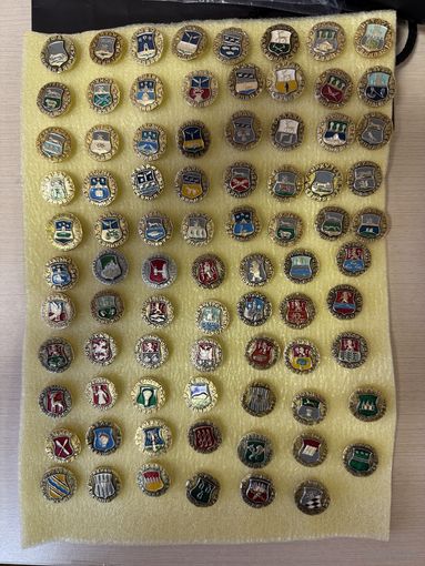 Значки с рубля