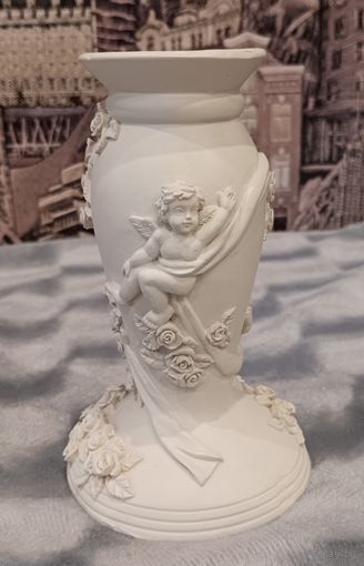 Декоративный подсвечник в виде вазы с ангелами и розами. Гипс. 13 см.