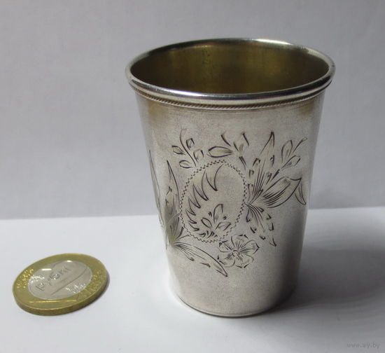 Серебряная стопка, 50 мл. Внутренняя позолота. Клеймо АПК, 875 проба: 50-ые годы. Высота: 55 мм. Вес: 36.20 гр. Хорошее состояние.