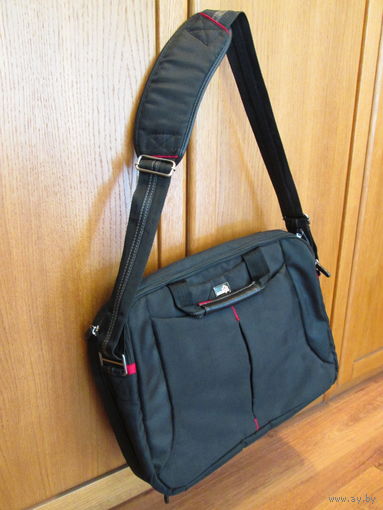 Сумка мужская совершенно новая ,Канада .