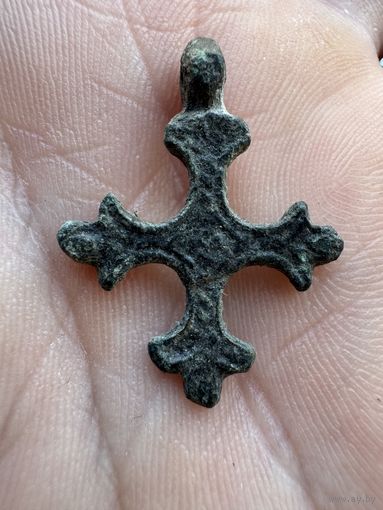 Крестик нательный старинный "Криновидный"