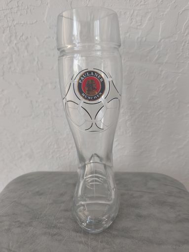 Уникальный коллекционный футбольный бокал-бутса от Paulaner.