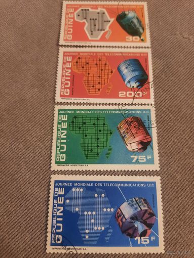 Гвинея 1972. Спутники. Марки из серим