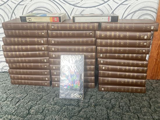 Видеокасеты  30шт из личного оброщения одним лотом с фильмами и обложки под книгу