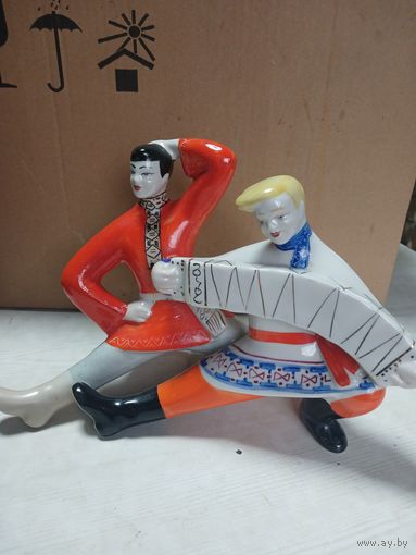 Русский перепляс,статуэтка