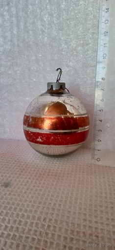 Ёлочная игрушка. Старый шар.