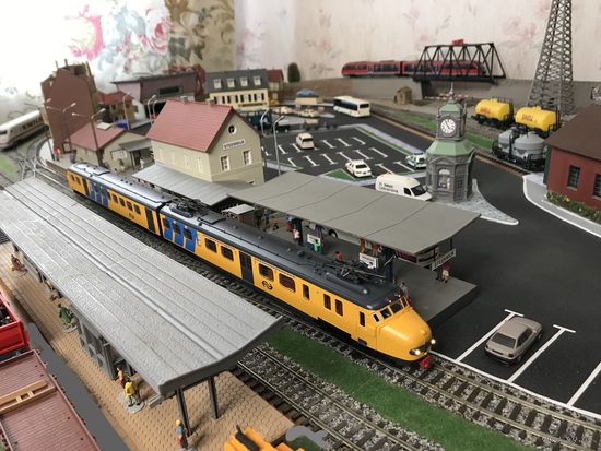 Электропоезд Hondekop NS PIKO. Масштаб НО 1:87.