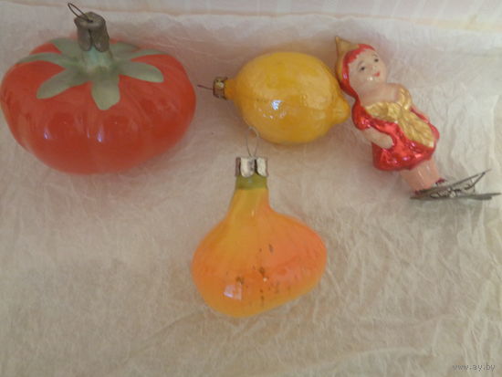 Персонажи из "Чипполино" (помидор, лук, лимон, земляничка), 4 шт. Торги не с 1 руб.