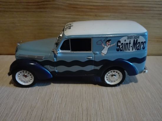 Модель RENAULT.1/43.