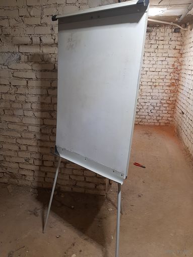 Флипчарт с подставкой-треногой + комплект специальных губок