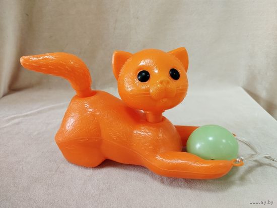 Игрушка каталка Котик, пластик. СССР