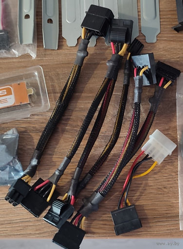 Переходник 1 x Molex и 2 x Sata