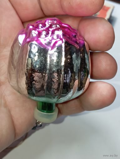 Ёлочная игрушка - БУТОН . КРЕМЛЕВСКАЯ ИГРУШКА , ТОЛСТОЕ СТЕКЛО , СССР . С рубля