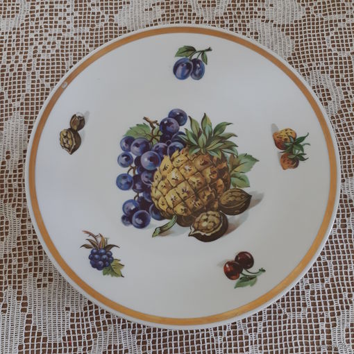 Тарелка настенная (настольная, декоративная) Фрукты Ананас и Виноград, Kahla. Германия