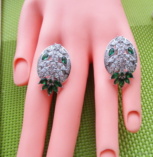 Яркие серьги Серебро