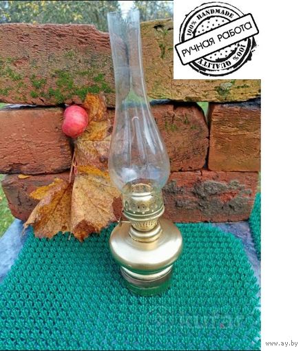 Керосиновая лампа (1957 год) в медном настенном держателе