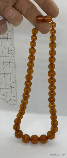 Янтарные бусы