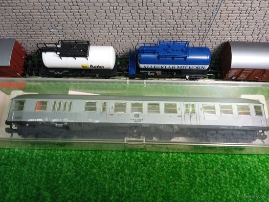 Вагон пассажирский 2кл -DB- 4-х осный серый  5120 "FLEISCHMANN" б/у  Германия 1/87 HO