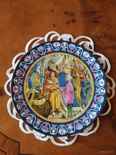 Настенная тарелка Wedgwood Легенда о короле Артуре "Коронация"