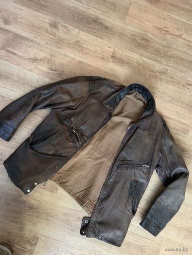 В РЕДЧАЙШЕМ размере -56 -4 оригинальная шевретовая куртка лётчиков ВВС СССР! Очень мягкая кожа. От размера и цена!