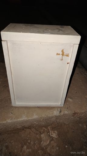 Аптечка настенная из СССР деревянная